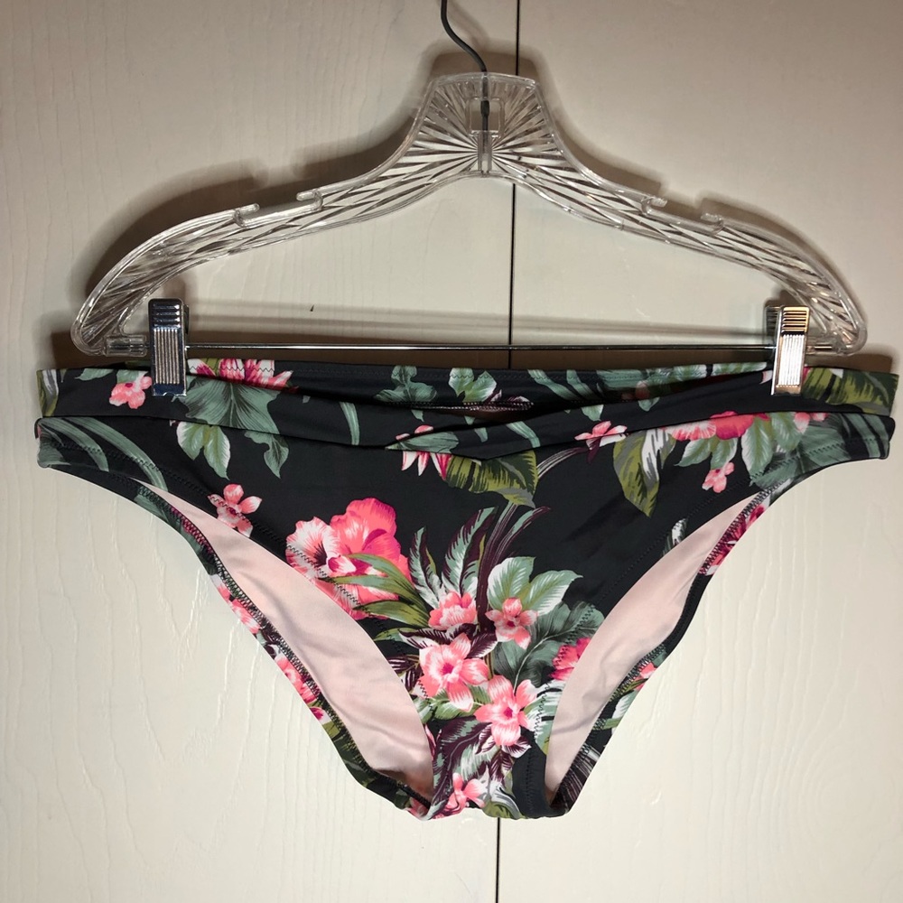 Shade & Shore floral swim bottom, various sizes
